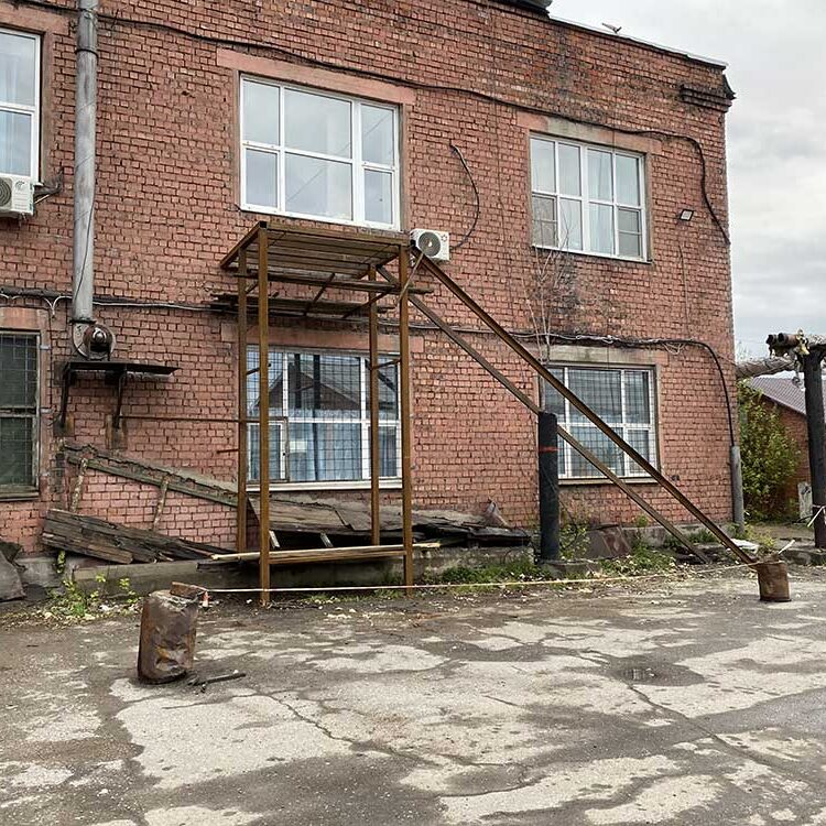 Montazh-pozharnyh-evakuacionnyh-lestnic1